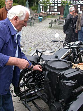 Fritz Snger und seine Holzvergaser-Zndapp