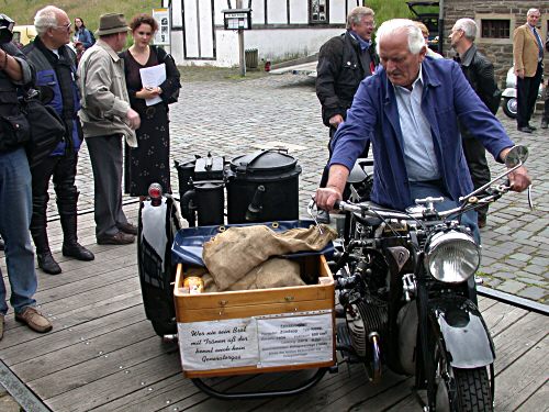 Fritz Snger und seine Holzvergaser-Zndapp