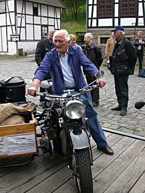 Fritz Snger und seine Holzvergaser-Zndapp