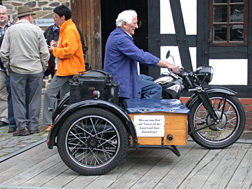 Fritz Snger und seine Holzvergaser-Zndapp