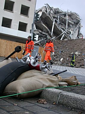 Der Betonriese liegt in Trmmern