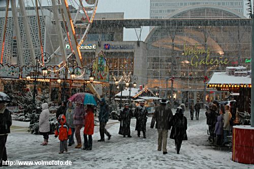 Schneetreiben auf dem Hagener Weihnachtsmarkt